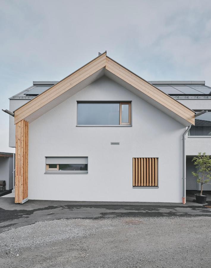 Urban Mountain Chalet With Lake View マウラッハ エクステリア 写真