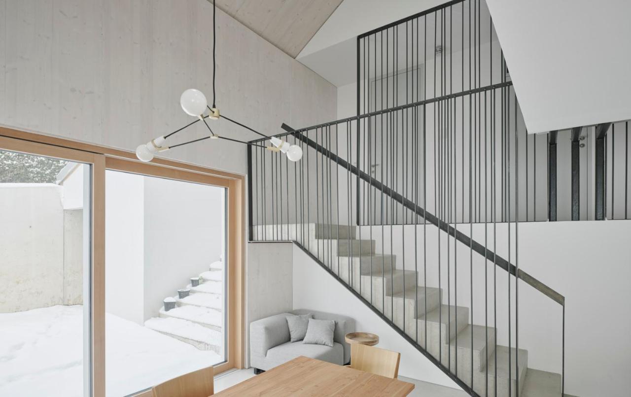 Urban Mountain Chalet With Lake View マウラッハ エクステリア 写真