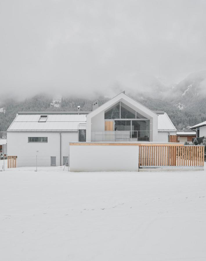 Urban Mountain Chalet With Lake View マウラッハ エクステリア 写真