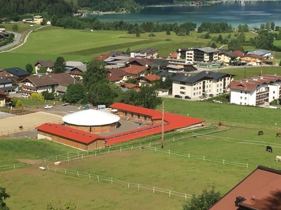 Urban Mountain Chalet With Lake View マウラッハ エクステリア 写真