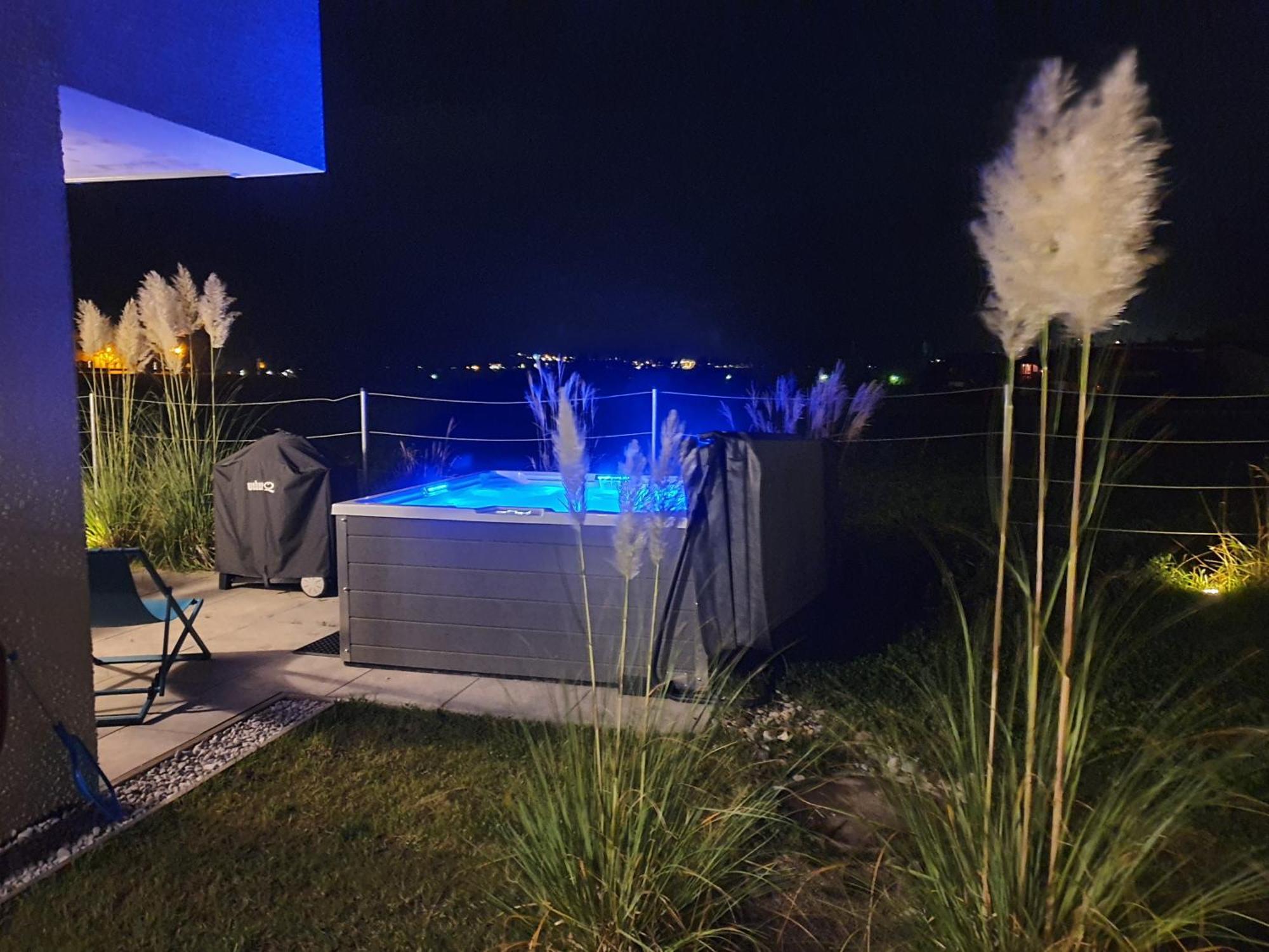 Urban Mountain Chalet With Lake View マウラッハ エクステリア 写真